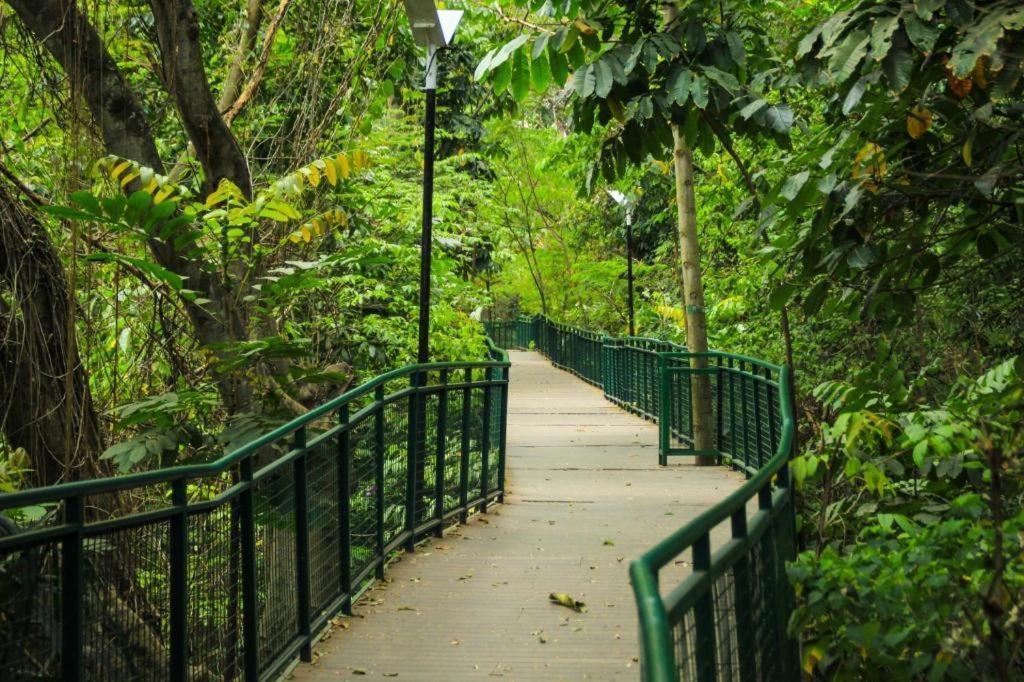 Hotel Tibera Taman Cibeunying 万隆 外观 照片